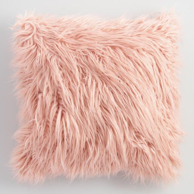 Coussin en fausse fourrure lavande